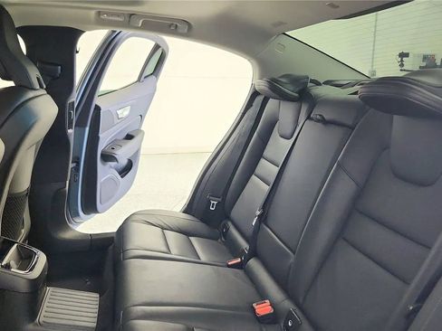Used 2023 Volvo S60 T8 Plus image 31