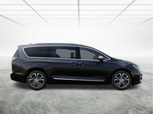 New 2026 Chrysler Pacifica Pinnacle image 22