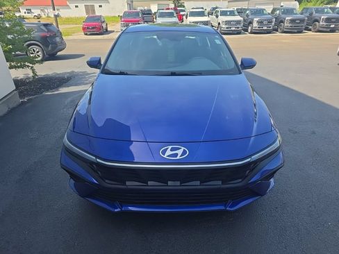 Used 2025 Hyundai Elantra Hybrid w/ Cargo Package FWD image 3