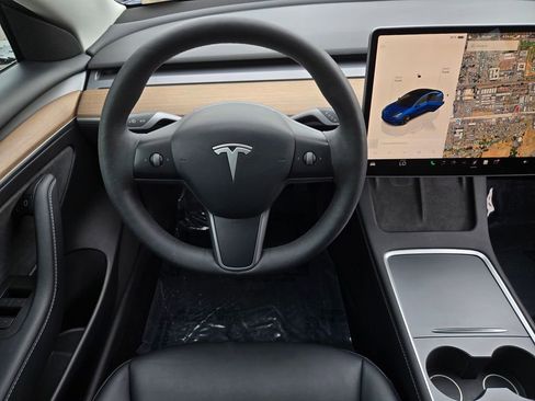 Used 2023 Tesla Model 3 Standard Range image 13