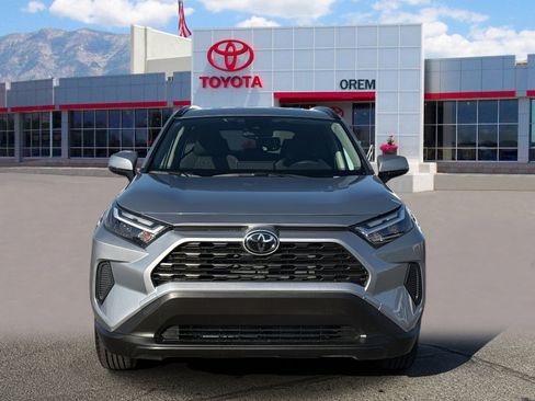 Used 2025 Toyota RAV4 XLE image 3