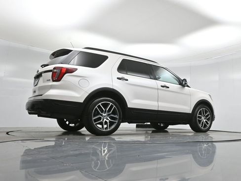 Used 2018 Ford Explorer Sport image 49