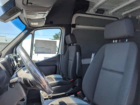 New 2025 Mercedes-Benz Sprinter 2500 image 25