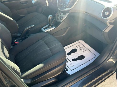 Used 2017 Chevrolet Sonic LT image 12