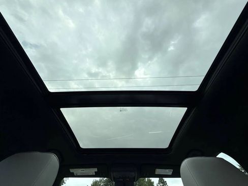 Used 2024 Cadillac XT4 Sport image 37