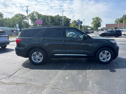 Used 2023 Ford Explorer XLT w/ Equipment Group 202A AWD/4WD image 6