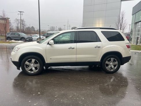 Used 2009 GMC Acadia SLT w/ Technology Package FWD image 8