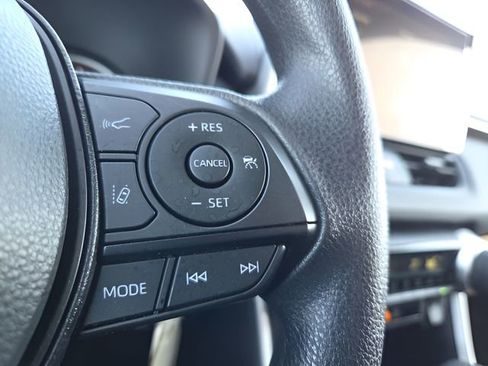 Used 2025 Toyota RAV4 LE image 22