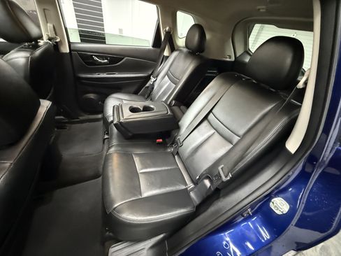 Used 2017 Nissan Rogue AWD image 25