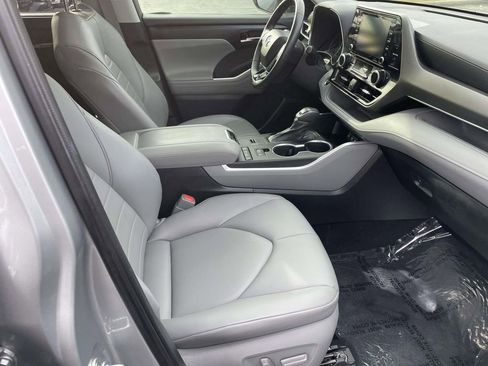 Used 2019 Toyota Highlander Plus image 48