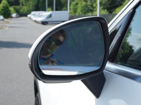 Certified 2025 Mercedes-Benz GLC 300 4MATIC image 13