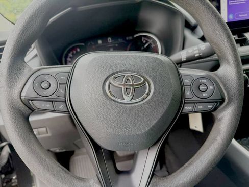 Used 2023 Toyota RAV4 LE FWD image 17