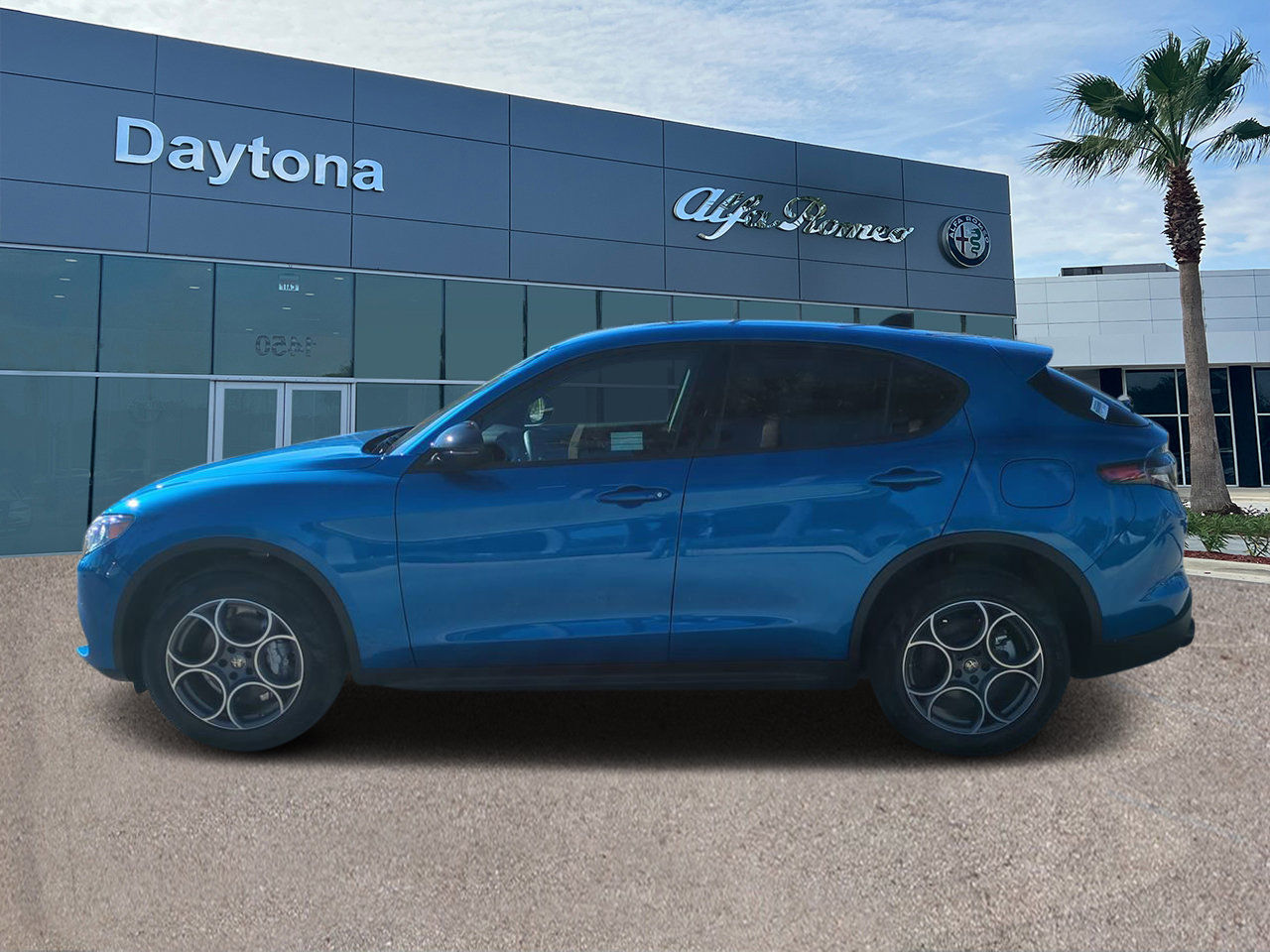 New 2025 Alfa Romeo Stelvio Sprint w/ Convenience Package AWD/4WD image 6