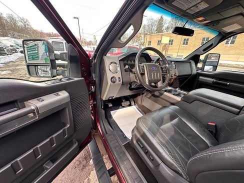 Used 2011 Ford F250 Lariat w/ Lariat Interior Pkg image 11
