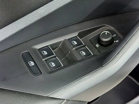 Used 2022 Volkswagen Jetta SE FWD image 24
