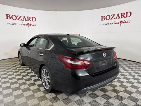 Used 2018 Nissan Altima 2.5 SR w/ SR Midnight Edition FWD image 6
