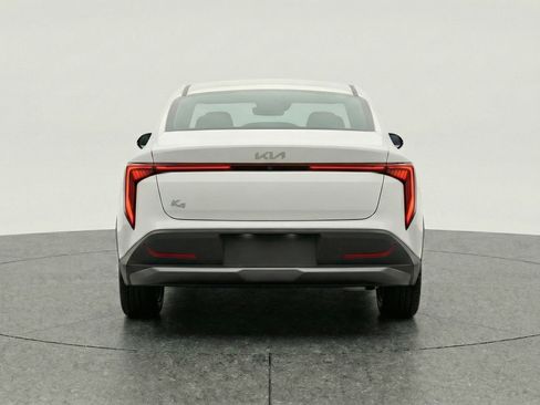 Used 2025 Kia K4 LXS image 7