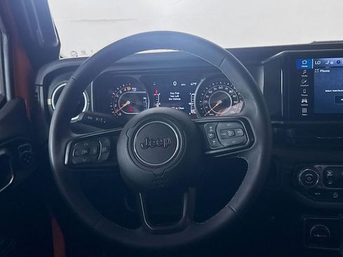 Certified 2025 Jeep Gladiator Sport w/ Premium Package AWD/4WD image 14