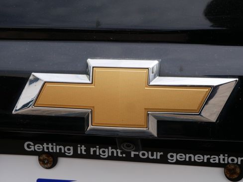 Used 2017 Chevrolet Suburban Premier AWD/4WD image 4