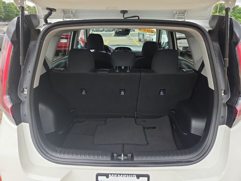 Used 2024 Kia Soul LX w/ LX Technology Package FWD image 9