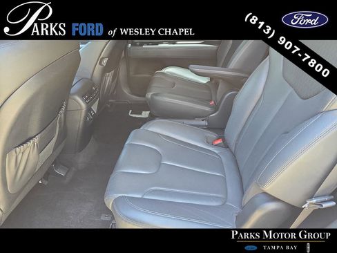 Used 2022 Hyundai Palisade SEL w/ Premium Package FWD image 15