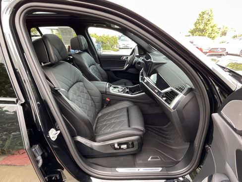 Certified 2025 BMW X5 xDrive50e w/ M Sport Package image 22