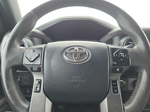 Used 2020 Toyota Tacoma TRD Sport AWD/4WD image 26