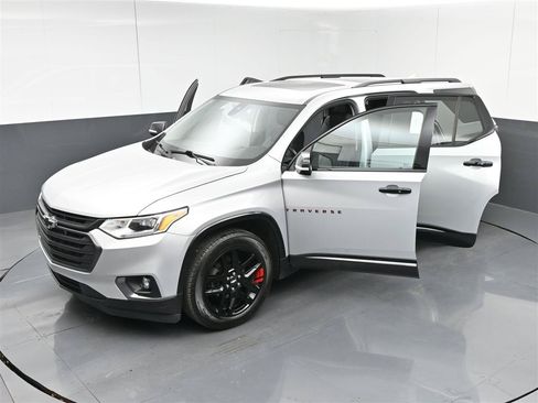 Used 2019 Chevrolet Traverse Premier w/ Redline Edition AWD/4WD image 39