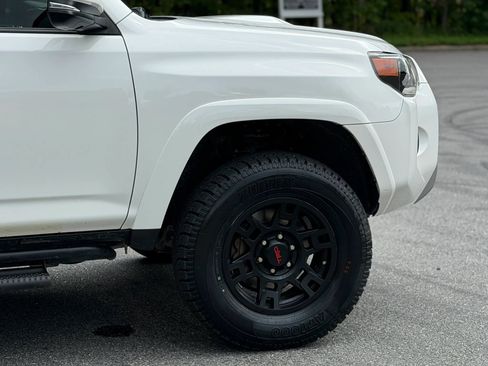 Used 2019 Toyota 4Runner TRD Off-Road Premium AWD/4WD image 11