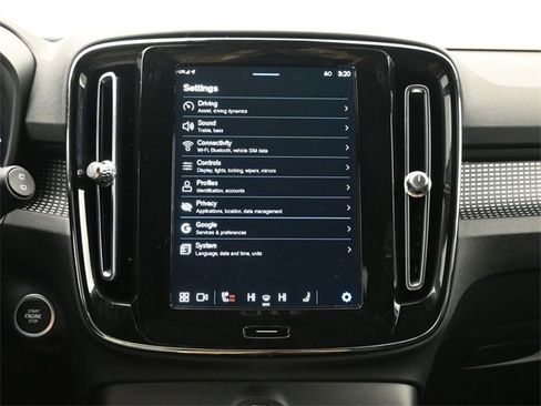 Used 2023 Volvo XC40 B5 Plus w/ Protection Package Premier image 14