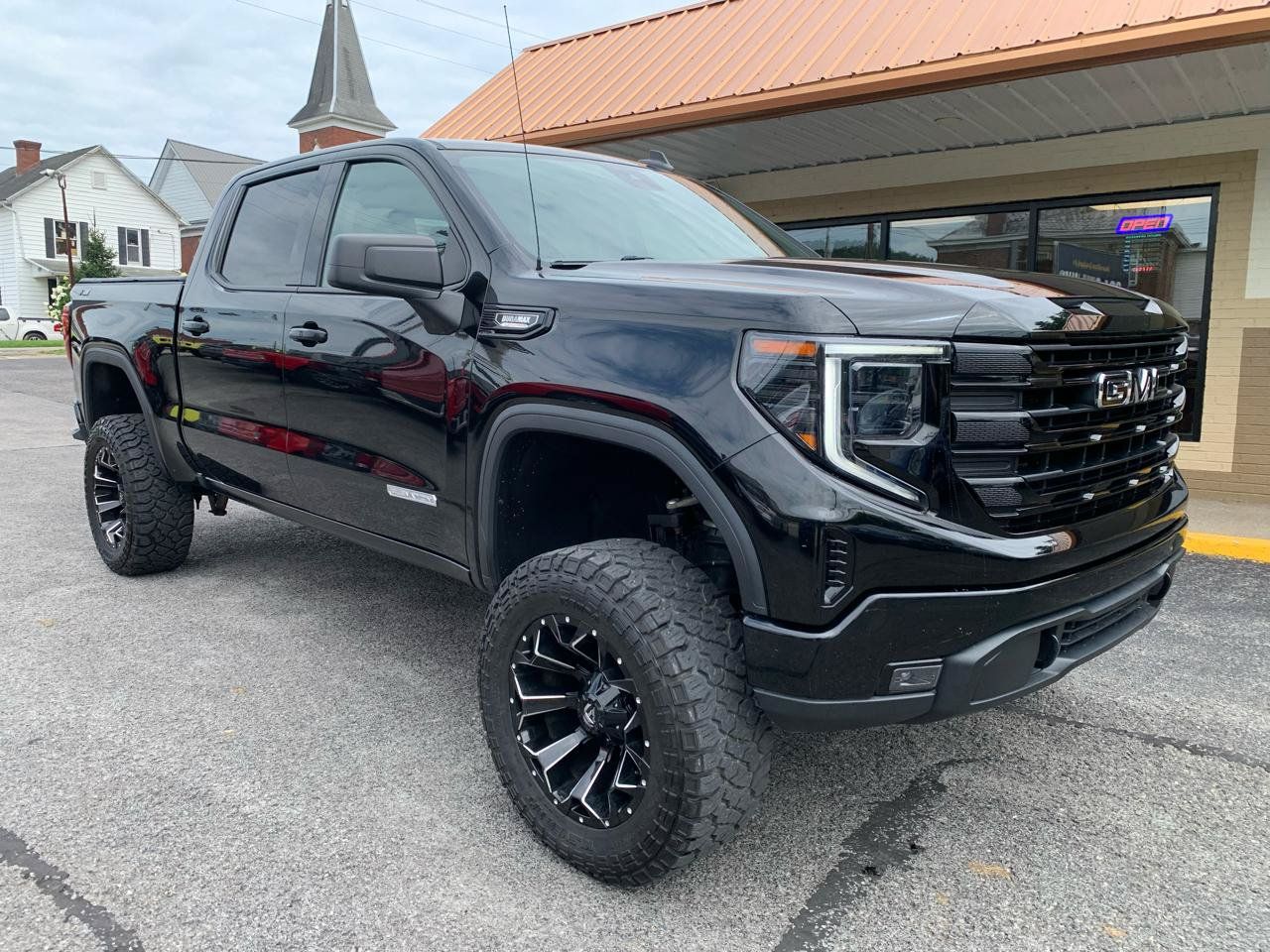 Used 2023 GMC Sierra 1500 Elevation AWD/4WD image 6