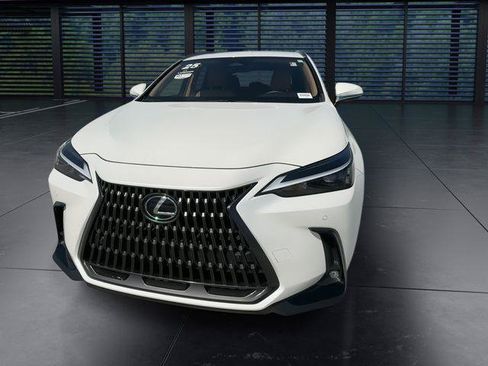 Certified 2025 Lexus NX 250 FWD w/ Accessory Package (Z2) image 3