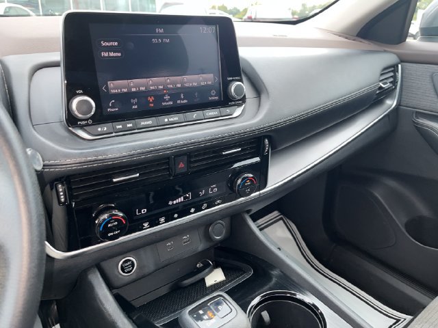 Used 2021 Nissan Rogue SV AWD/4WD image 17