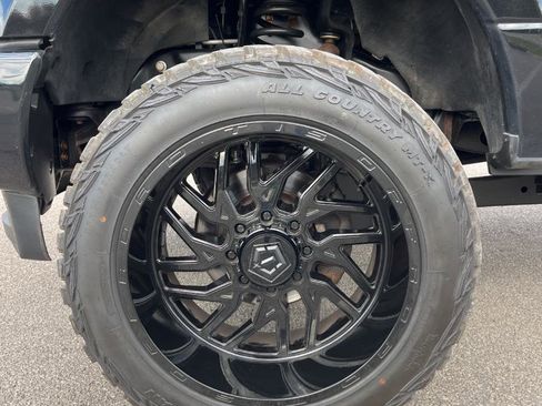 Used 2019 Ford F350 Limited image 9