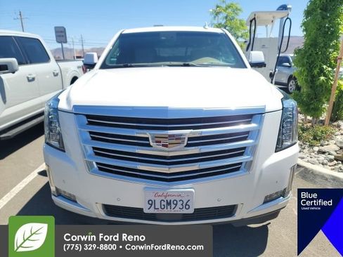 Used 2018 Cadillac Escalade Platinum AWD/4WD image 2