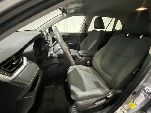 Certified 2021 Toyota RAV4 LE image 10