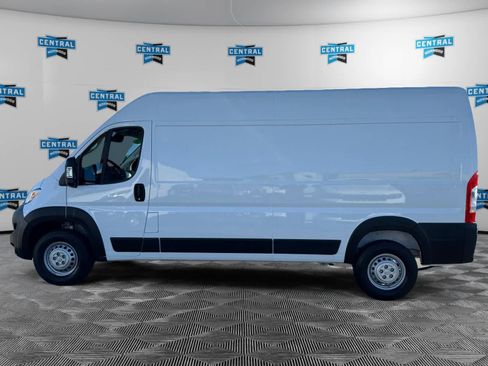 Used 2025 RAM ProMaster 2500 w/ Convenience Group image 3