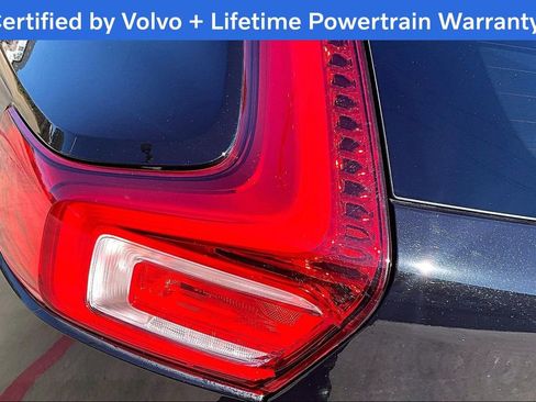 Used 2023 Volvo XC40 B4 Plus image 40