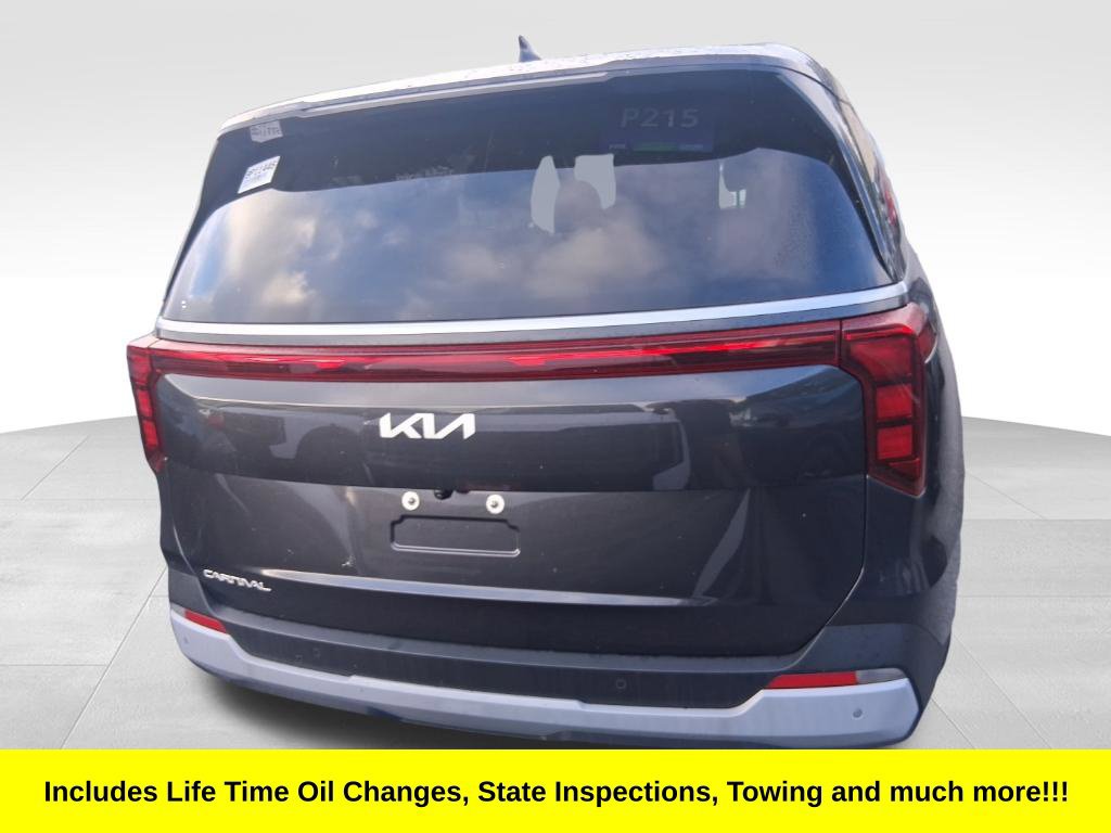 Certified 2026 Kia Carnival FWD image 3