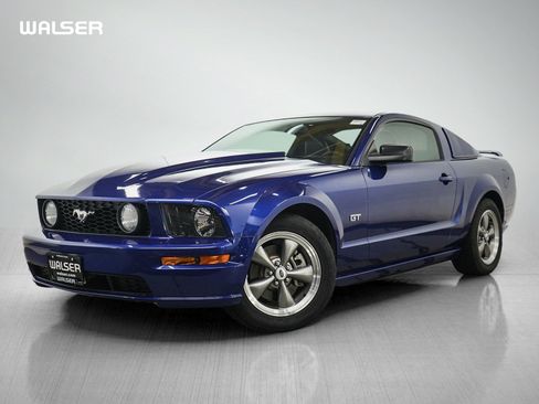 Used 2005 Ford Mustang GT Premium RWD image 1