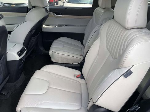 Used 2023 Hyundai Palisade Limited w/ Cargo Package image 22