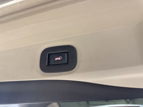 Used 2015 Nissan Rogue SV w/ SV Premium Package FWD image 32