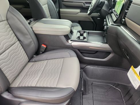 New 2026 Chevrolet Silverado 2500 ZR2 image 19