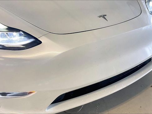 Used 2024 Tesla Model Y Performance image 26