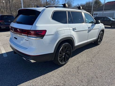 Certified 2024 Volkswagen Atlas SE image 9