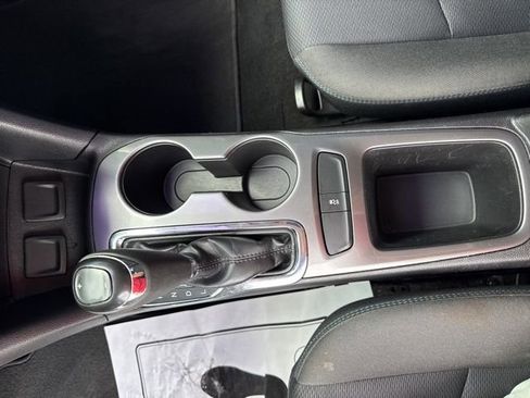 Used 2018 Chevrolet Cruze LT w/ Convenience Package image 27