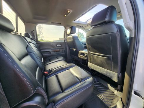 Used 2017 GMC Sierra 1500 SLT w/ SLT Premium Package AWD/4WD image 18