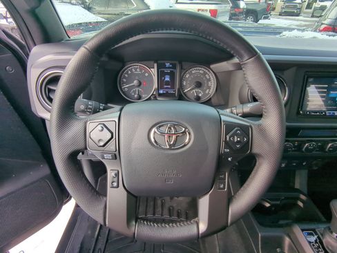 Used 2023 Toyota Tacoma TRD Sport image 25