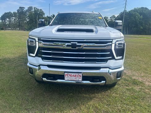 Used 2026 Chevrolet Silverado 2500 LTZ AWD/4WD image 3