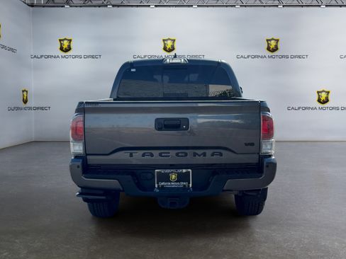 Used 2022 Toyota Tacoma TRD Sport w/ Technology Package RWD image 4